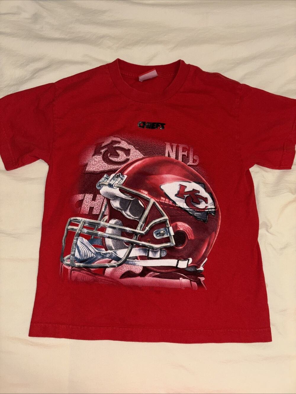 Kansas City Chiefs Shirt Youth Kids Size Football Helmet Graphic Red NFL Tee